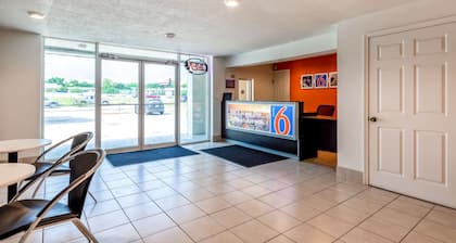 Motel 6 Houston, TX - East