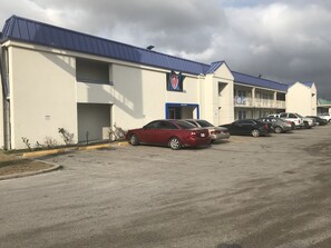 Front of property - Motel 6 Houston, TX - East (Houston)