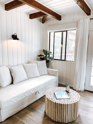 Individually decorated, individually furnished, iron/ironing board - Bandy Canyon Ranch (Escondido)