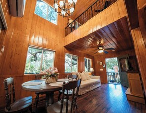 Living area - Bandy Canyon Ranch (Escondido)