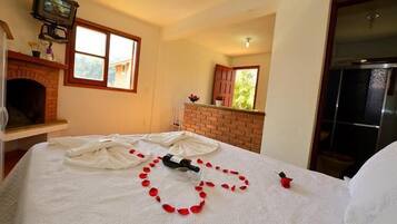 Frigobar, individualmente decorados, Wi-Fi de cortesia, roupa de cama