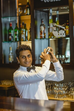 Bar (on property) - Kandy City Hotel by Earl's (Kandy)