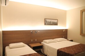 特色装修、特色家居、办公桌、遮光窗帘