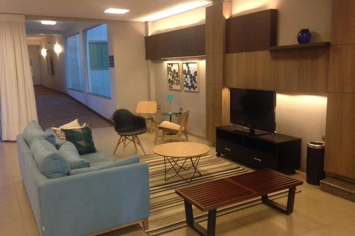 32-inch led tv with cable channels, tv