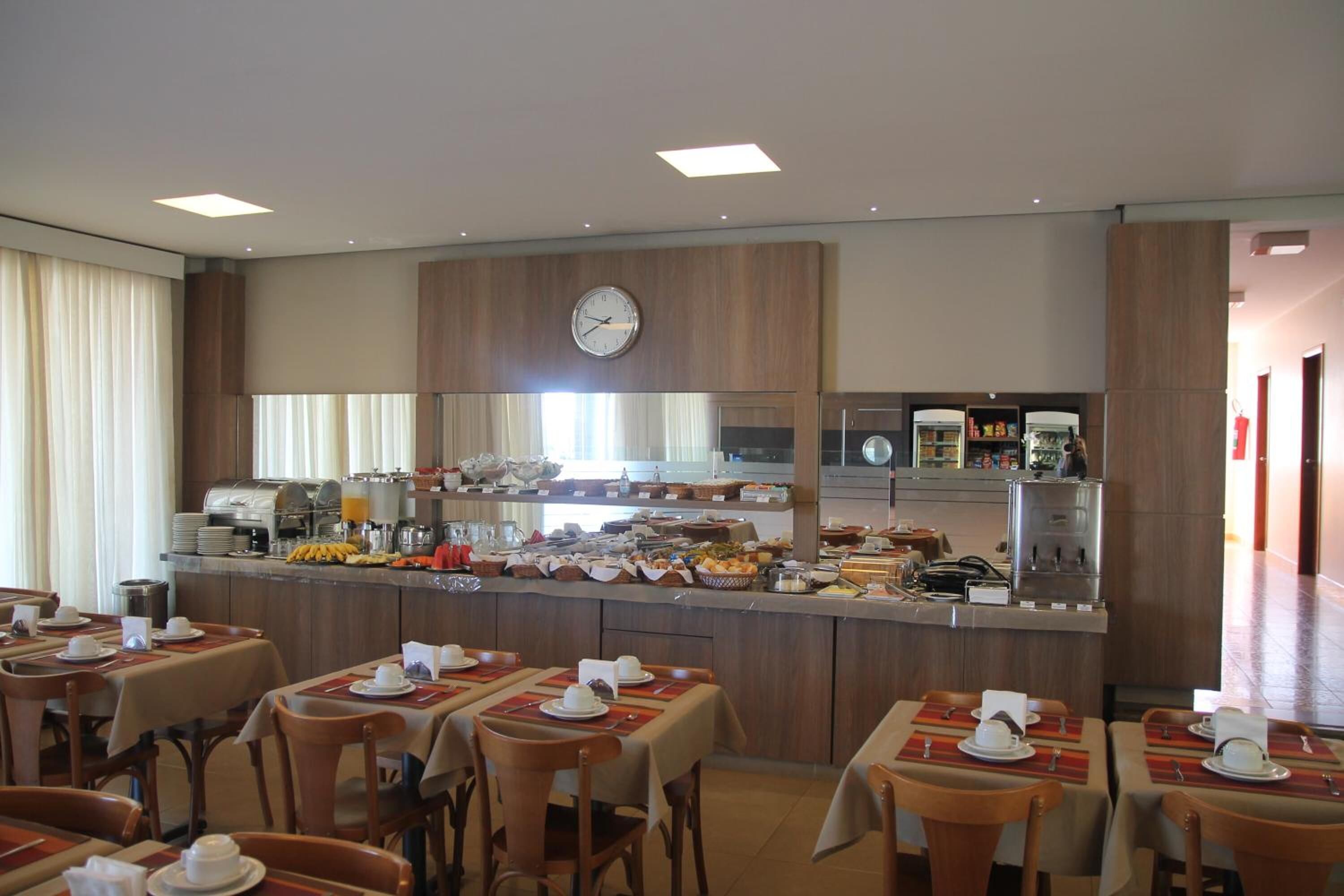 breakfast, lunch and dinner served