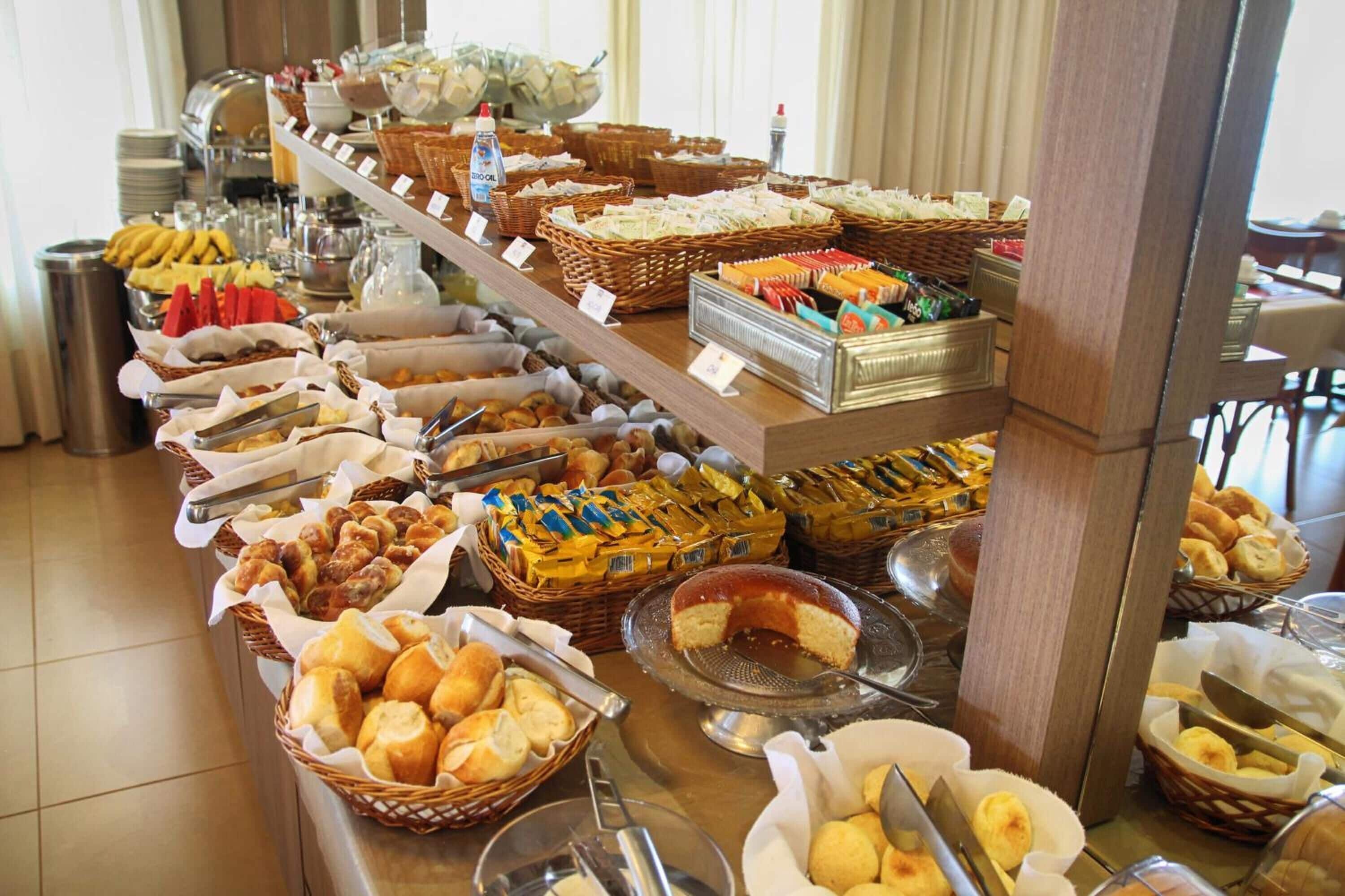 breakfast, lunch and dinner served