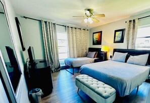 Ropa de cama de alta calidad y minibar 