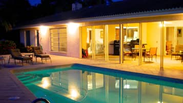 Utomhuspool
