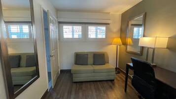 Deluxe Room, 1 Queen Bed, Accessible | Premium bedding, down comforters, iron/ironing board, free WiFi