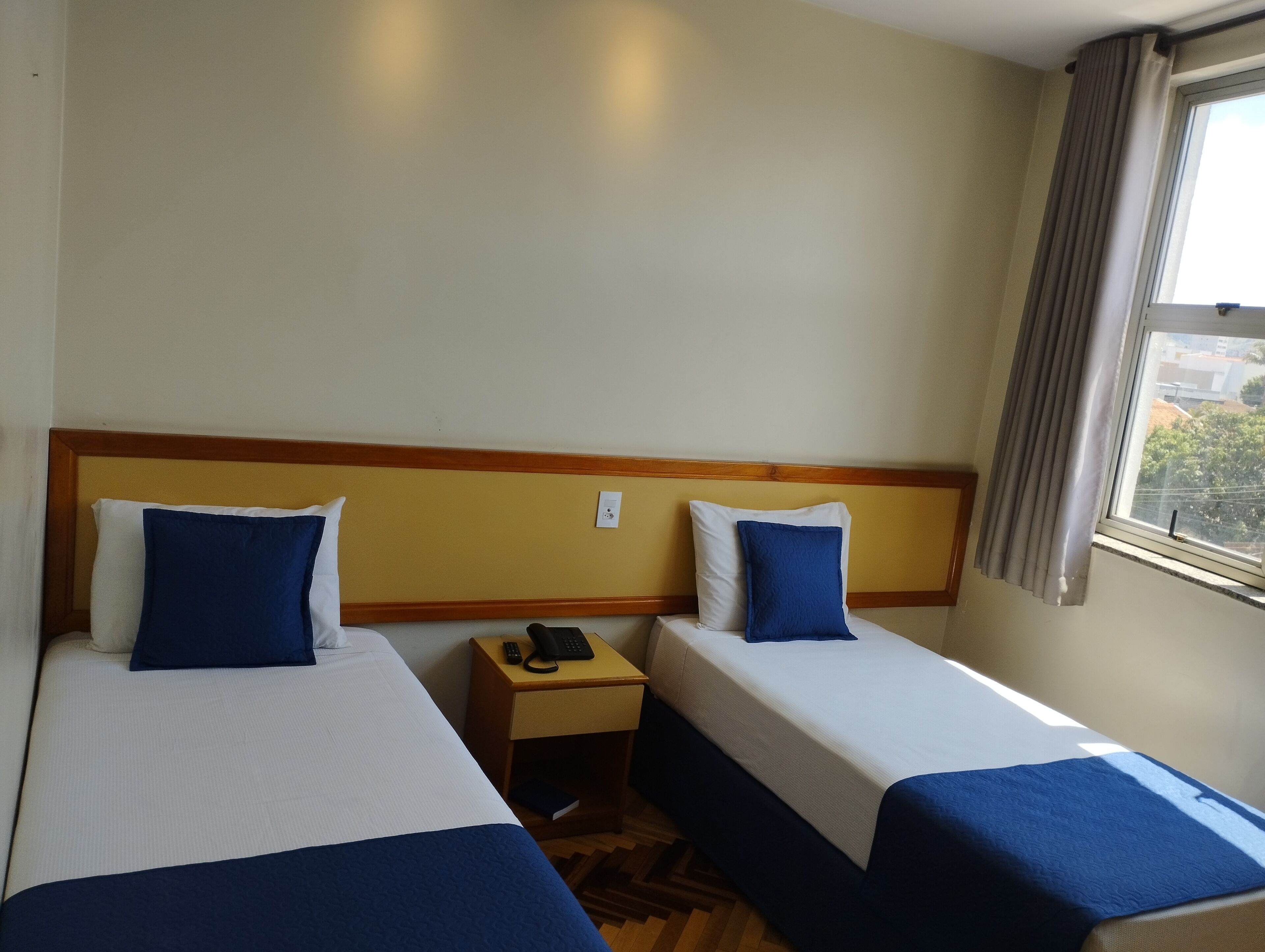 premium bedding, minibar, desk, blackout curtains