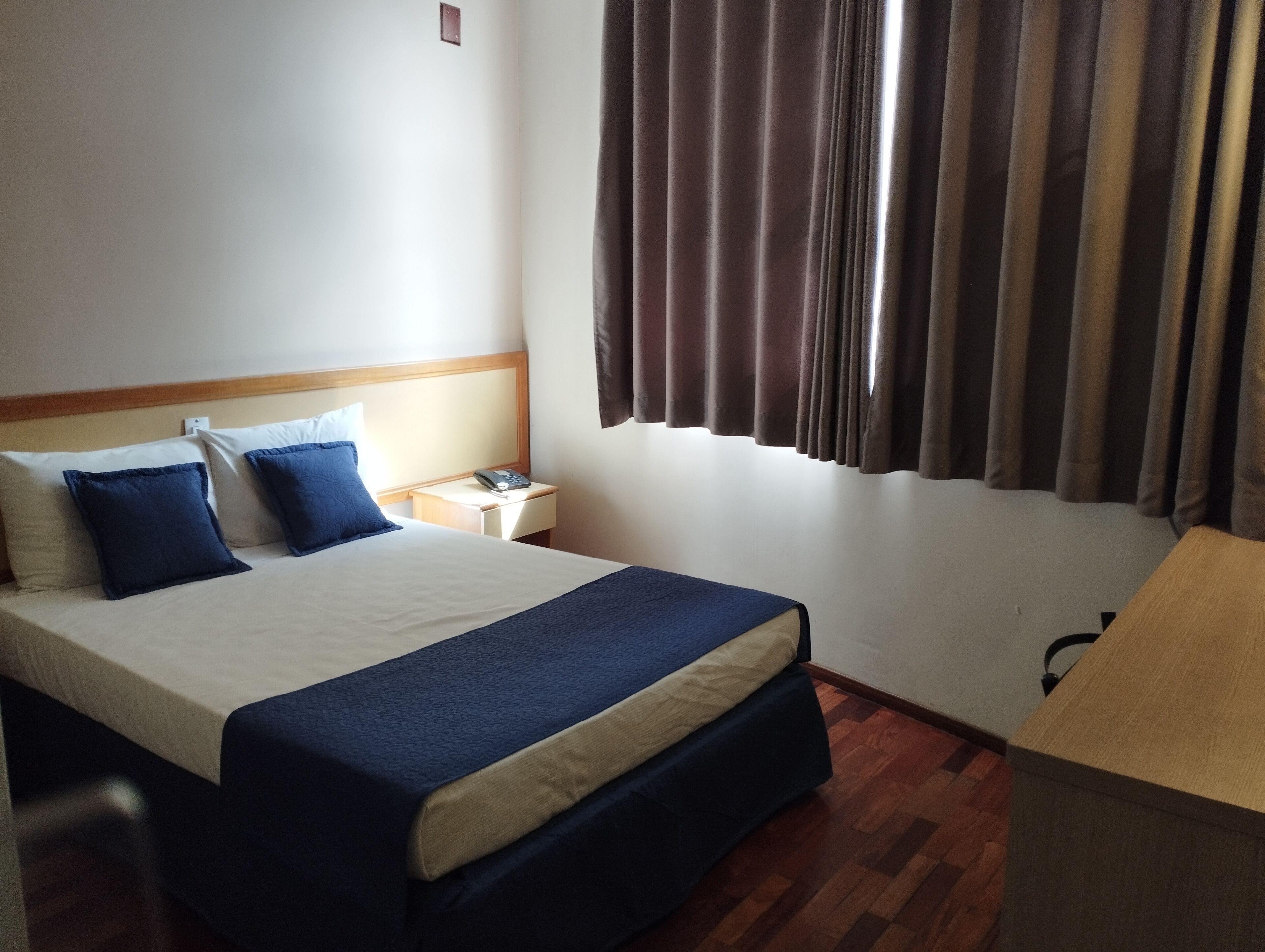 premium bedding, minibar, desk, blackout curtains