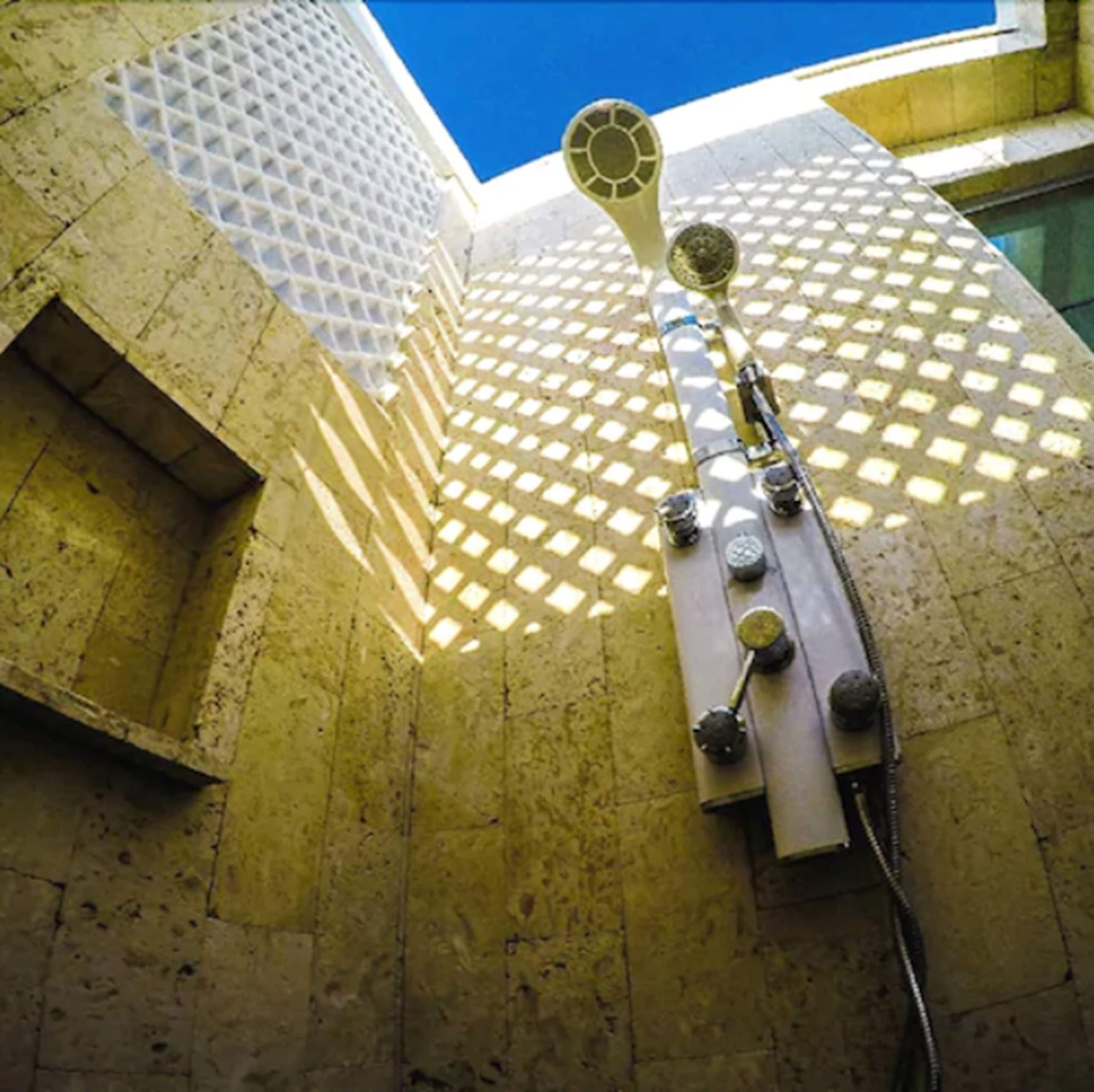 presidential suite | bathroom shower