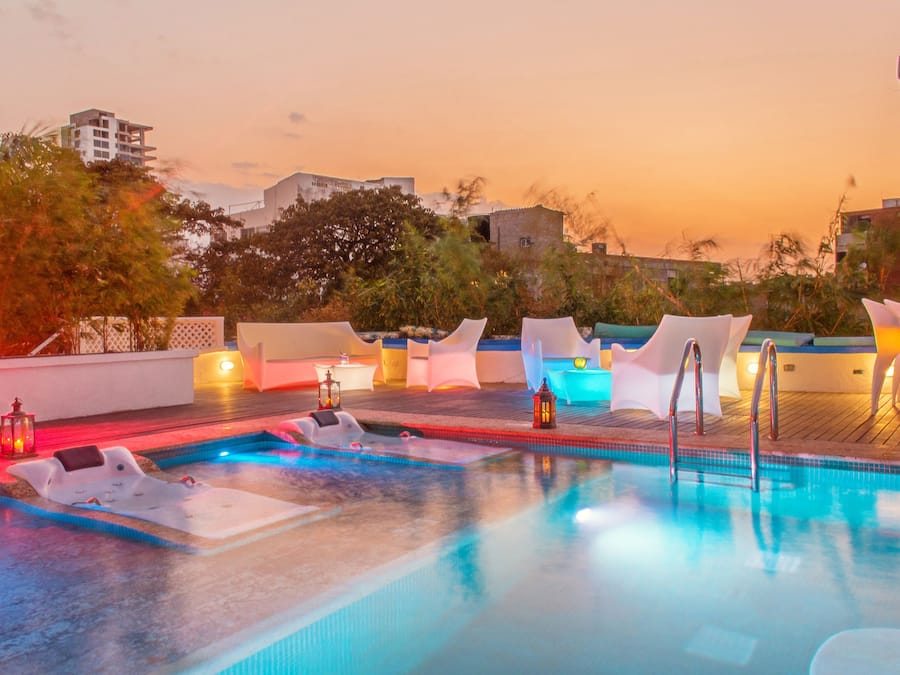 Outdoor pool, open 9:00 AM to 9:00 PM, sun loungers