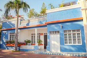 Fachada de la propiedad