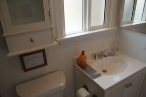 Ferienhaus, 1 Schlafzimmer, Terrasse | Badezimmer | Duschwanne, kostenlose Toilettenartikel, Haartrockner, Handtücher
