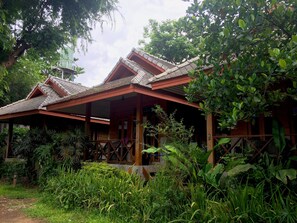 Deluxe Room, Garden View | Minibar, desk, blackout drapes, free WiFi - Sawasdeepai River Resort (Pai)