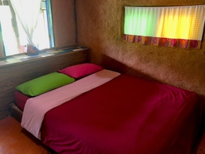 Baan Din Fan Room | Minibaari, työpöytä, pimennysverhot, ilmainen Wi-Fi