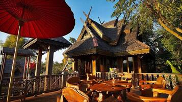 Boutong Villa | Terrace/patio