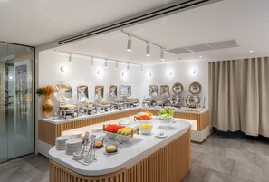 Breakfast, lunch and dinner served  - Aster Hotel and Residence (Pattaya)