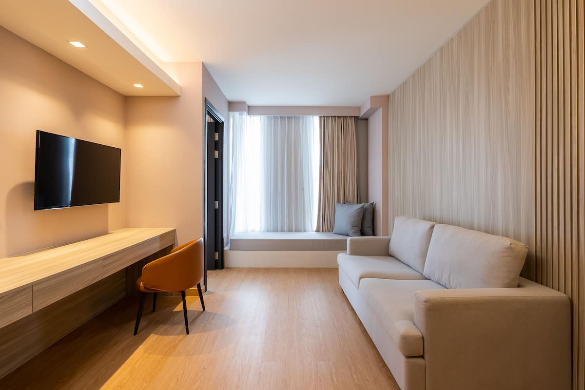 Grand Corner Suite | 객실 내 금고, 책상, 암막 커튼, 무료 WiFi