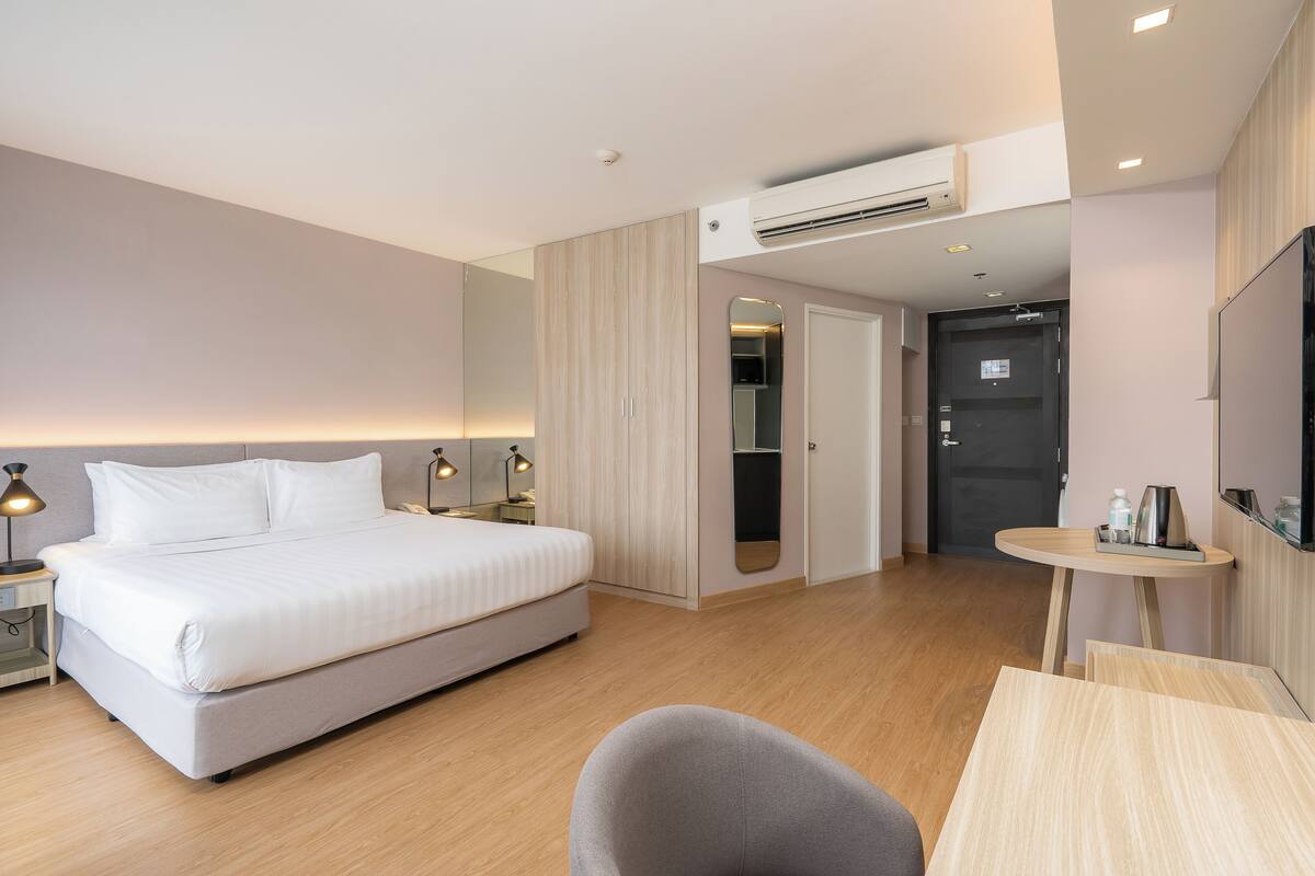 In-room safe, desk, blackout drapes, WiFi (free)