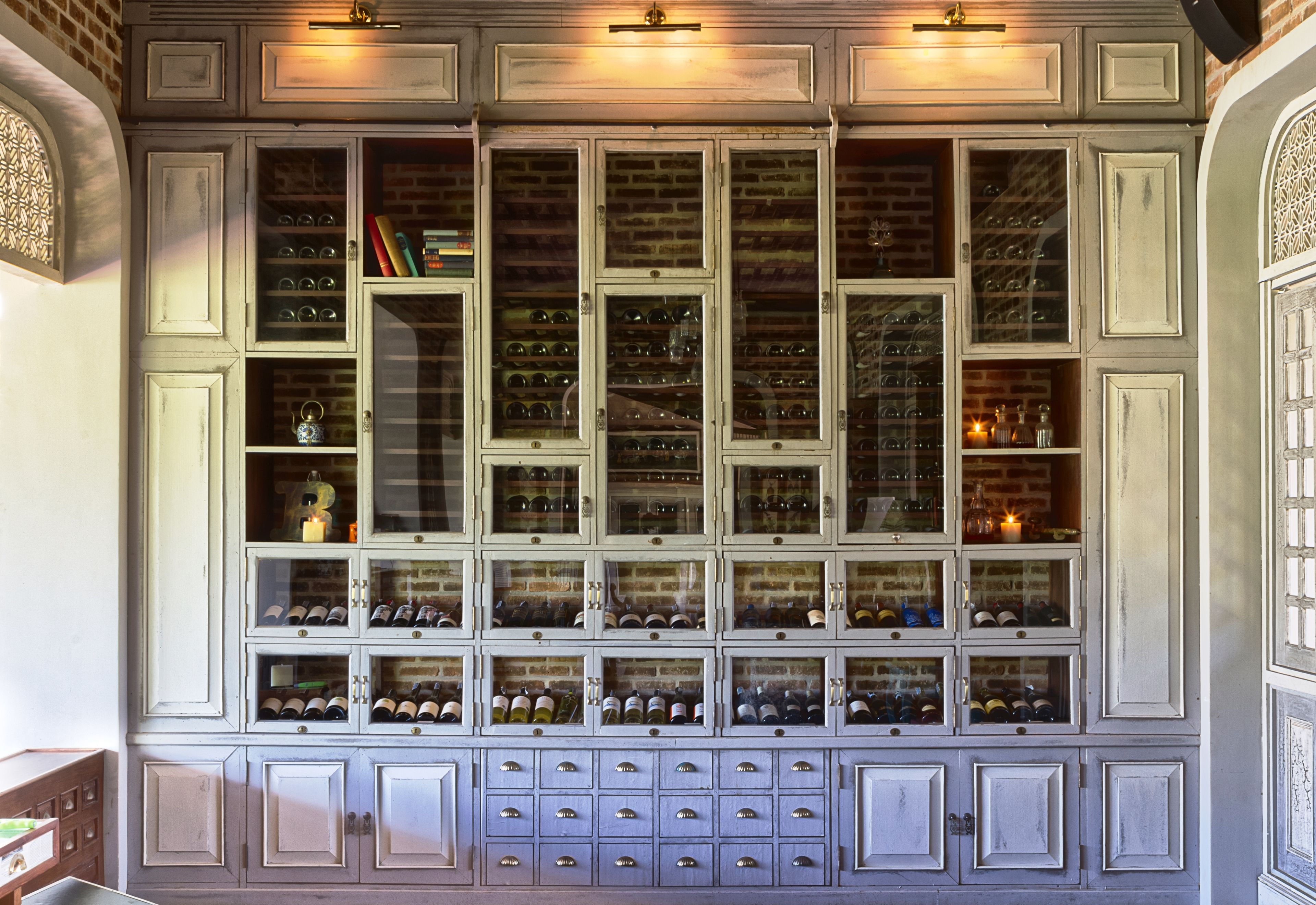 wine bar, garden views, open daily