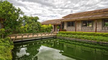 Pintu masuk properti