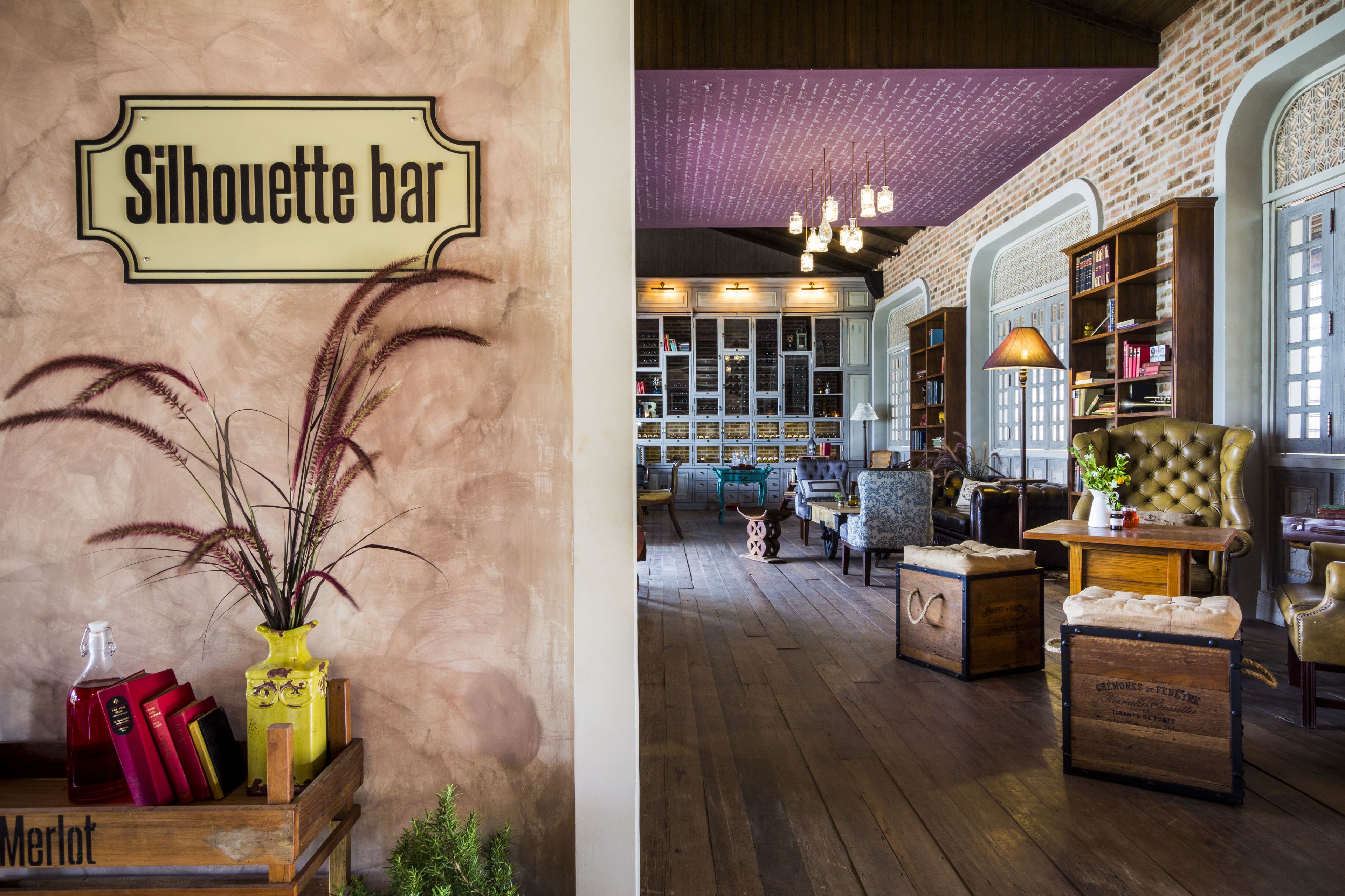 wine bar, garden views, open daily