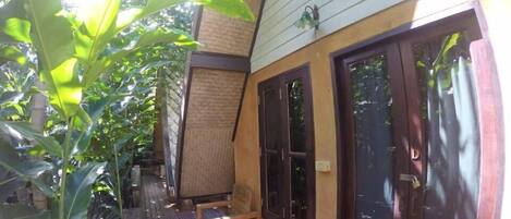 Bungalow AC | Balcony