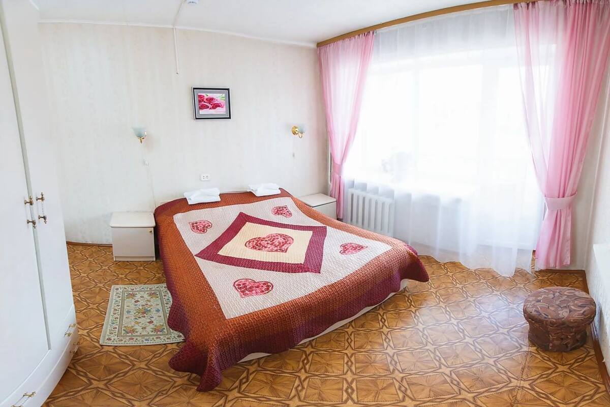 Comfort Double Room, 1 Bedroom | Peti besi dalam bilik, meja, seterika/papan seterika, Wi-fi percuma