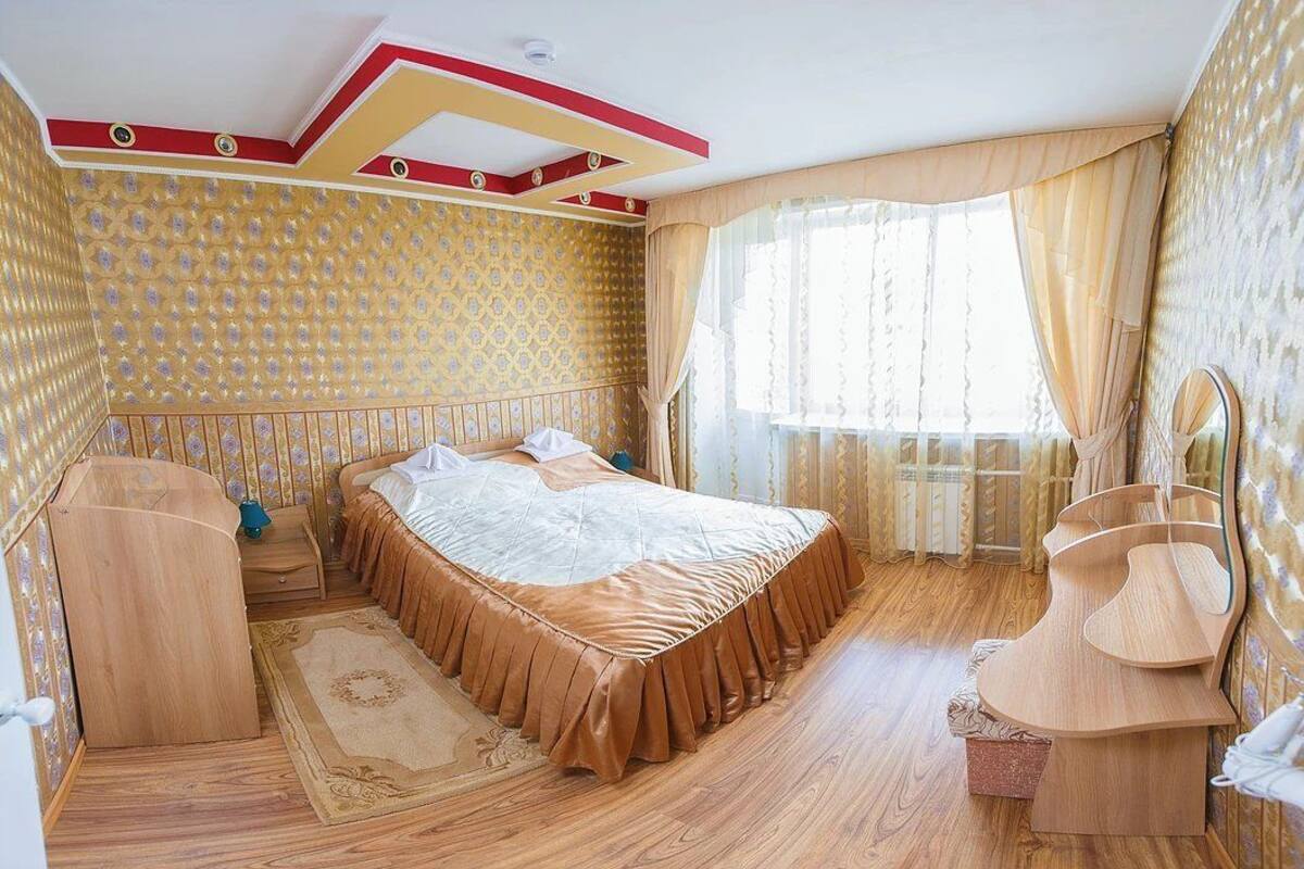 Suite, 1 Bedroom | Peti besi dalam bilik, meja, seterika/papan seterika, Wi-fi percuma