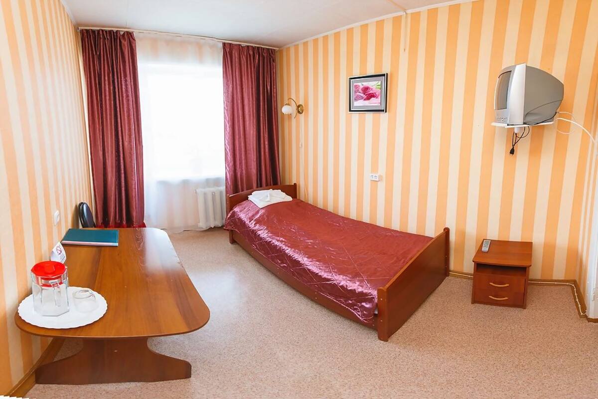 Standard Single Room | Peti besi dalam bilik, meja, seterika/papan seterika, Wi-fi percuma