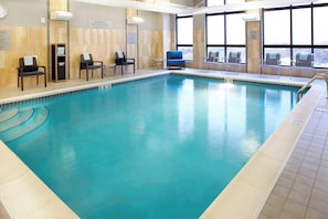 Indoor pool - Courtyard Akron Downtown (Akron)