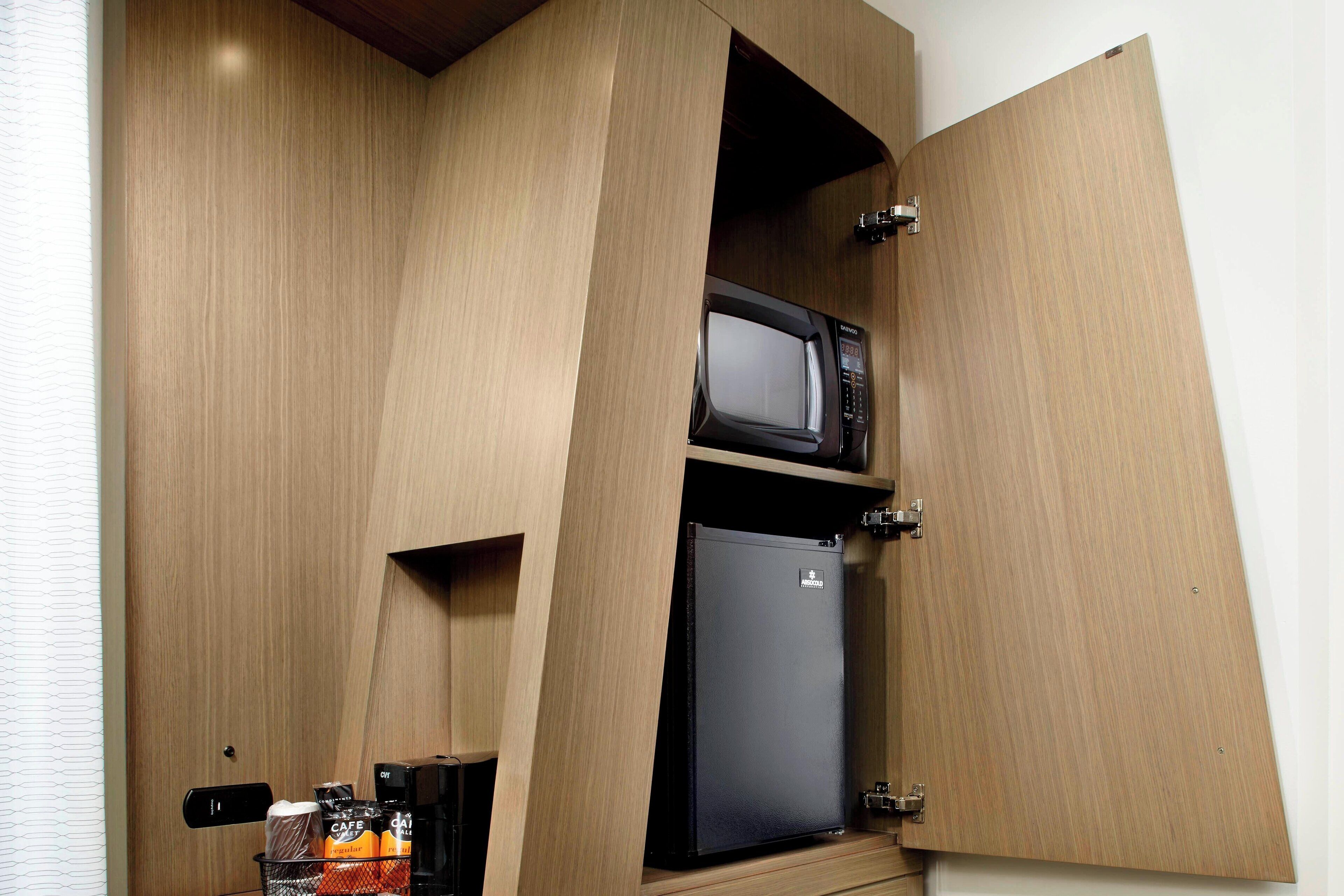 1 bedroom, desk, laptop workspace, blackout curtains