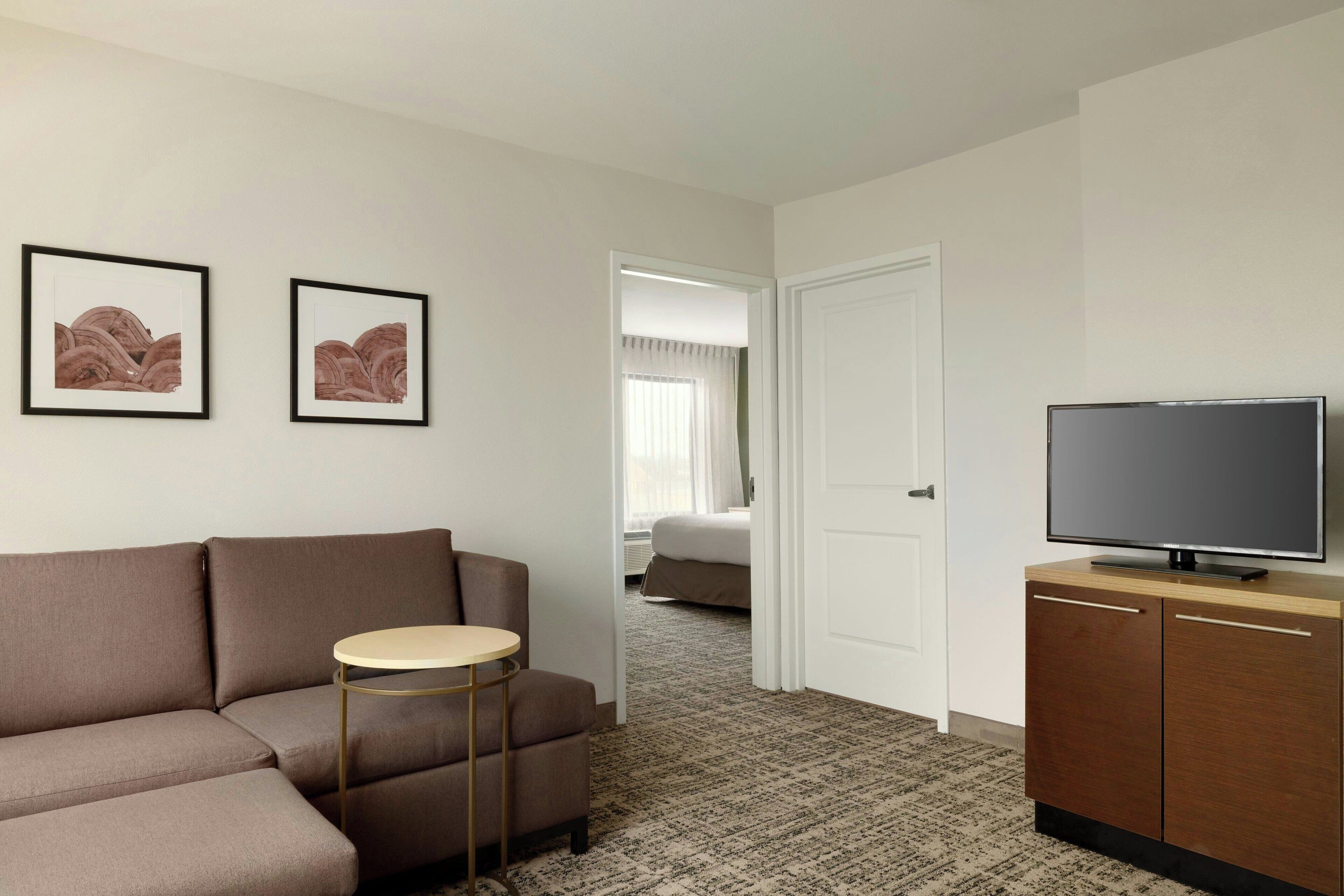 32-inch smart tv with cable channels, tv, netflix