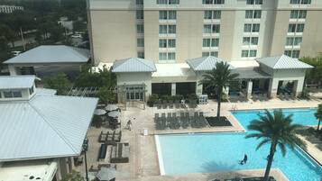 Suite estudio, 1 cama de matrimonio grande con sofá cama | Vistas al patio