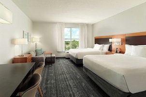 Ropa de cama de alta calidad y escritorio