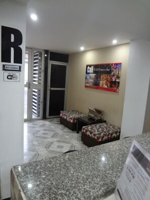 Interior entrance - Hotel H21 (Cali)