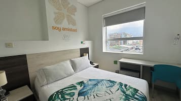 Dobbeltrom – standard | Allergitestet sengetøy, minibar, safe på rommet og skrivebord