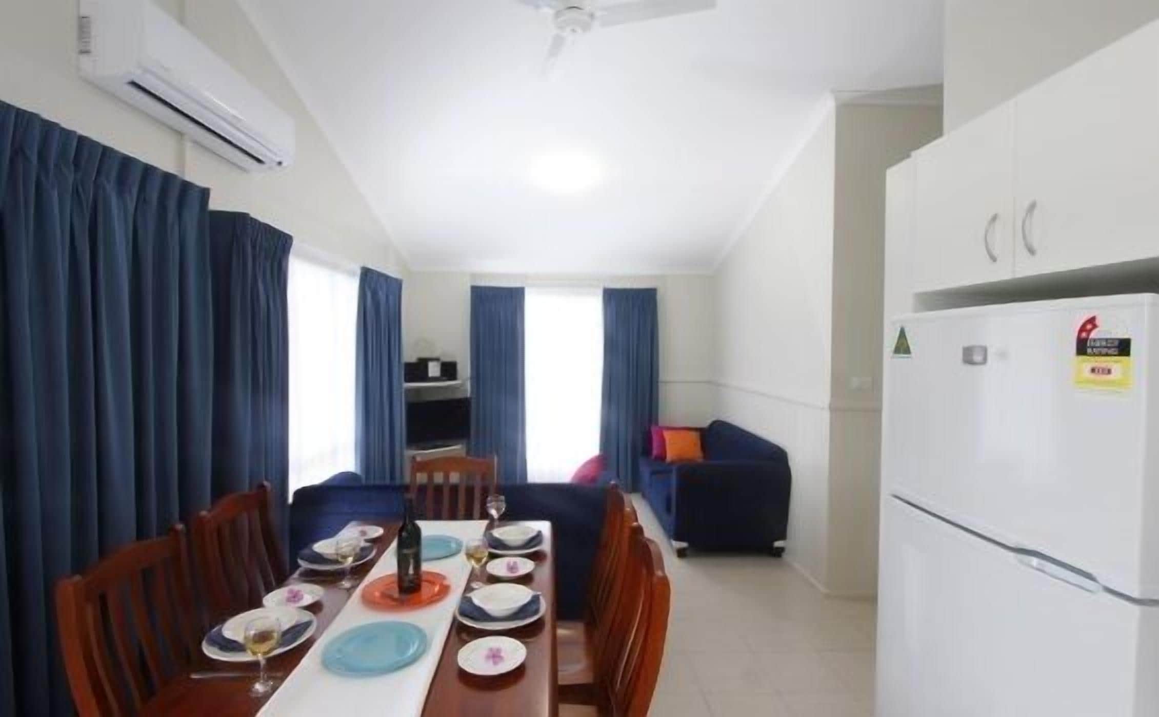 3 Bedroom Deluxe 6 Berth Cabin | In-room dining