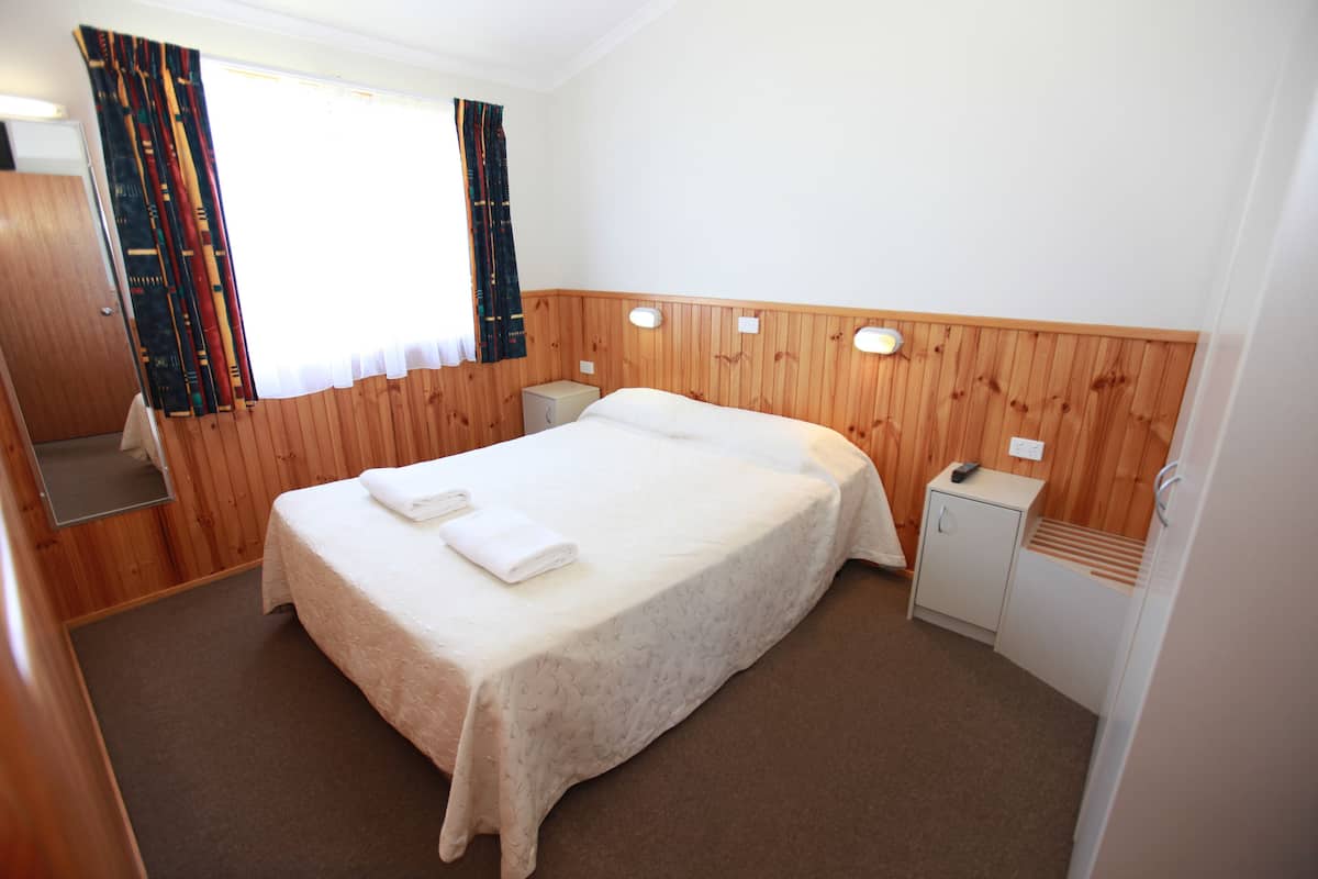 Deluxe huisje, 3 slaapkamers (Sleeps 6) | Individueel gemeubileerd, verduisterende gordijnen, beddengoed