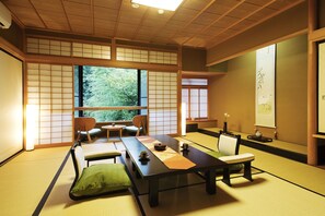 Chambre Tradition | Minibar, bureau, Wi-Fi gratuit