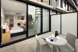 华丽开间, 阳台 | 露台