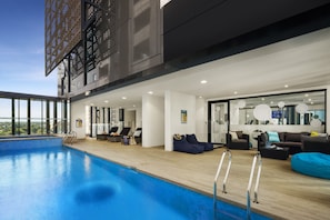 Outdoor pool, pool loungers - Quest St Leonards (St. Leonards)