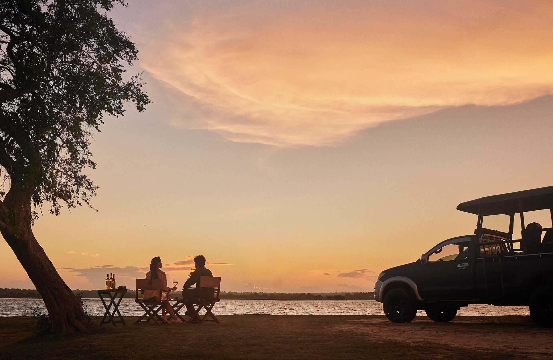 breakfast, lunch, dinner served; international cuisine