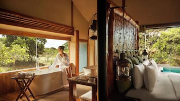 All Inclusive Luxury Cabin with Safari