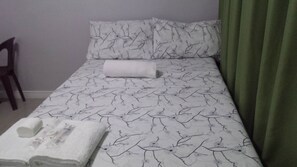 Standard Room, Shared Bathroom - Residenz Inn (Mandaue)