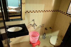 Shower, free toiletries, towels