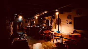 住宿內酒吧