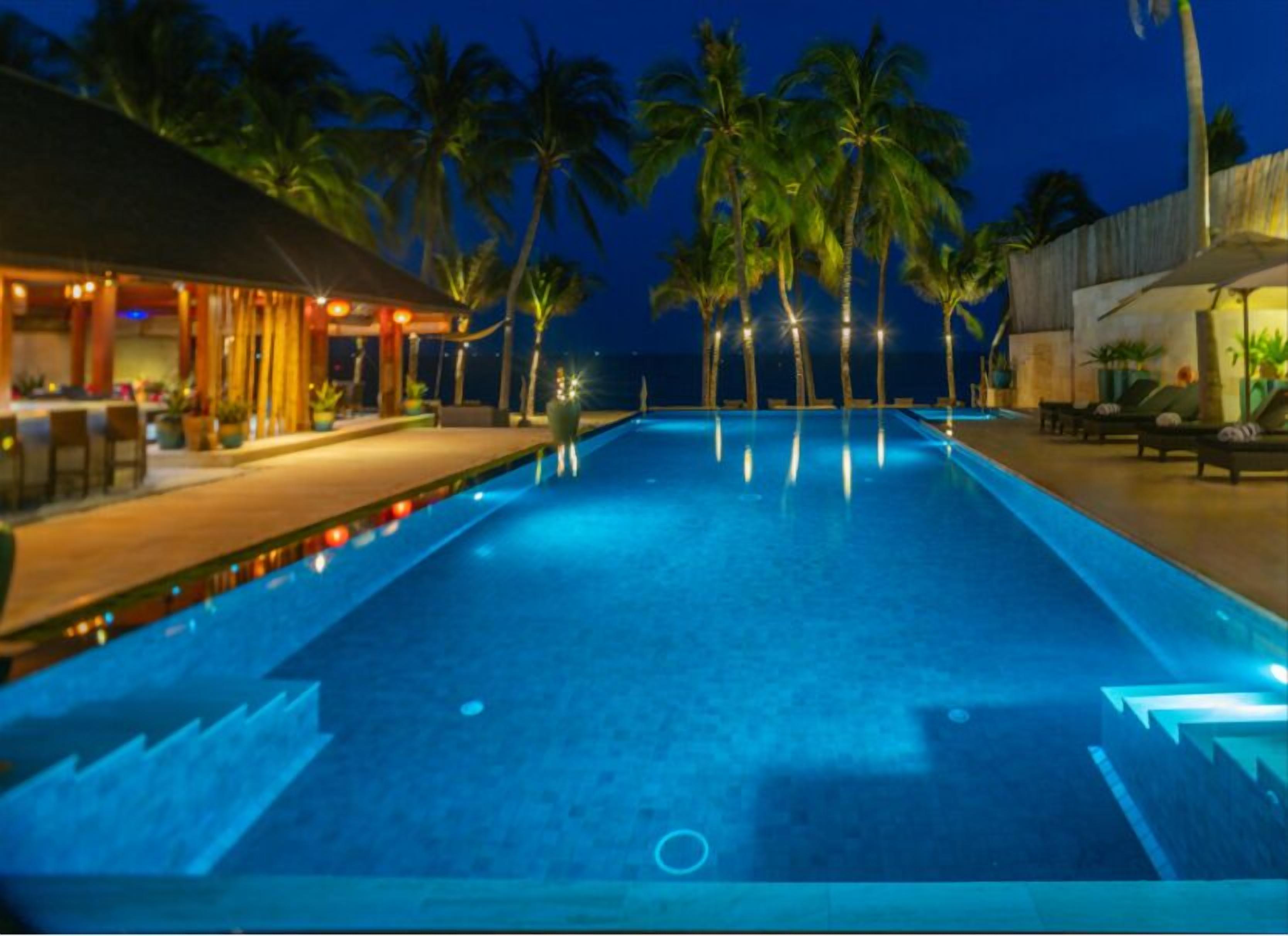 2 outdoor pools, pool umbrellas, sun loungers